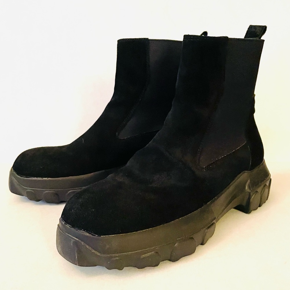 Tractor suede boots stretch